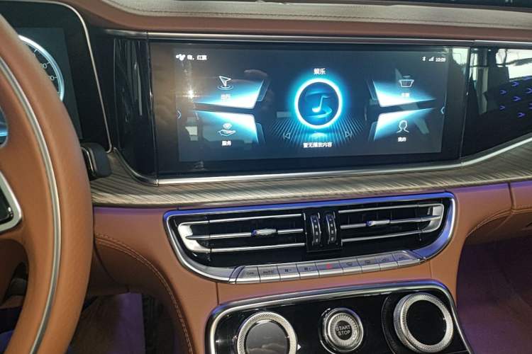 Used Hongqi H9 2020 3.0T Smart Connect Flagship Edition Audio And AC Panel