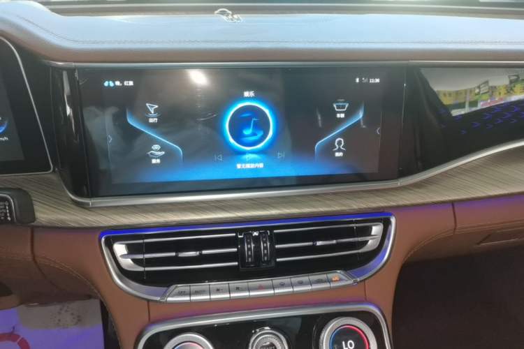 Used Hongqi H9 2020 Revised Version 2.0T Smart Connect Flagship Edition Audio And AC Panel