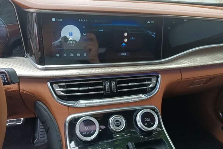Used Hongqi H9 2020 2.0T Smart Connect Flagship Edition Audio And AC Panel