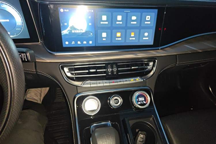 Used Hongqi H9 2020 2.0T Smart Connect Flagship Edition Audio And AC Panel