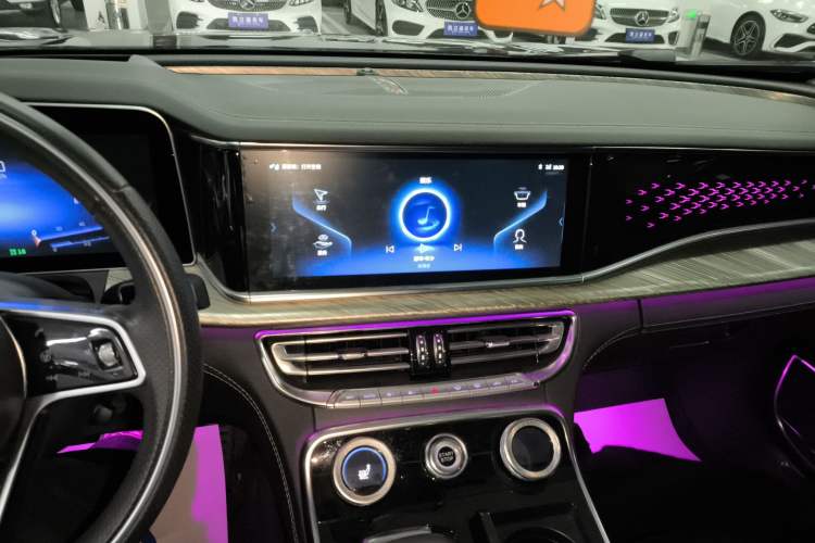 Used Hongqi H9 2020 3.0T Smart Connect Flagship Edition Audio And AC Panel