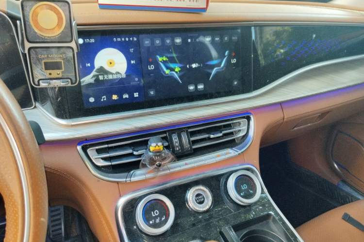 Used Hongqi H9 2020 2.0T Smart Connect Flagship Edition Audio And AC Panel
