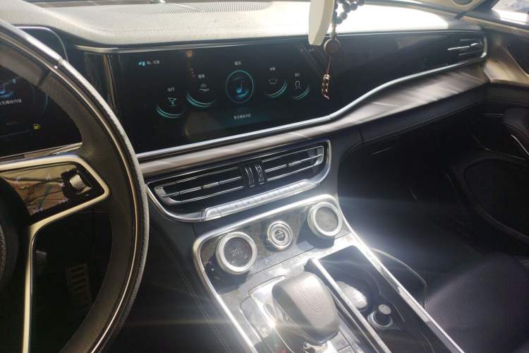 Used Hongqi H9 2020 2.0T Smart Connect Flagship Edition Audio And AC Panel