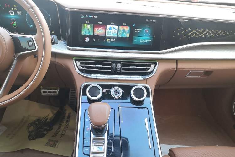 Used Hongqi H9 2020 2.0T Smart Connect Flagship Edition Audio And AC Panel