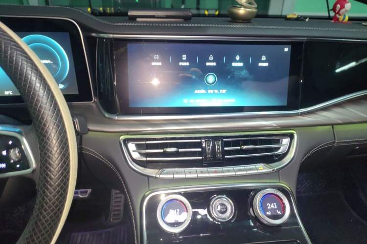 Used Hongqi H9 2020 2.0T Smart Connect Flagship Edition Audio And AC Panel