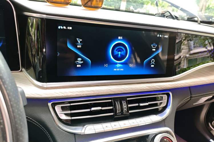 Used Hongqi H9 2020 2.0T Smart Connect Flagship Edition Audio And AC Panel