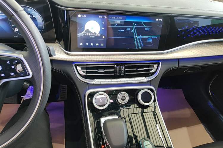 Used Hongqi H9 2020 2.0T Smart Connect Flagship Edition Audio And AC Panel