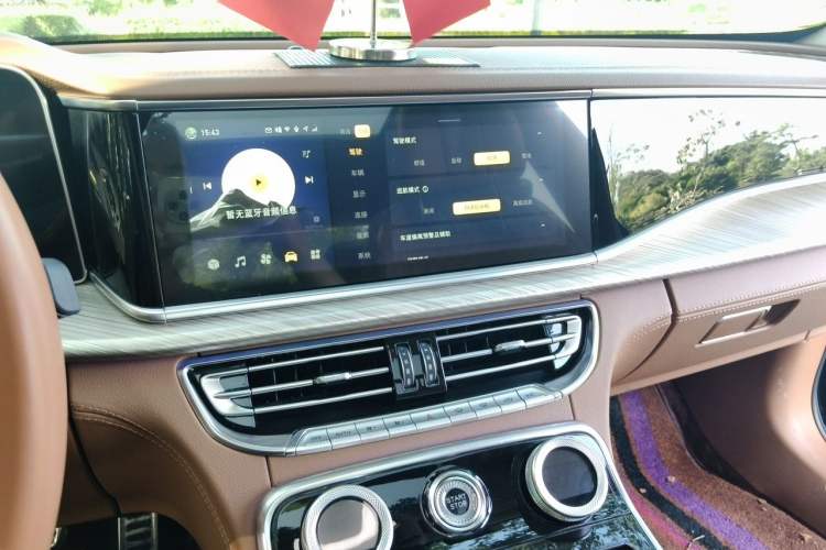 Used Hongqi H9 2020 2.0T Smart Connect Flagship Edition Audio And AC Panel