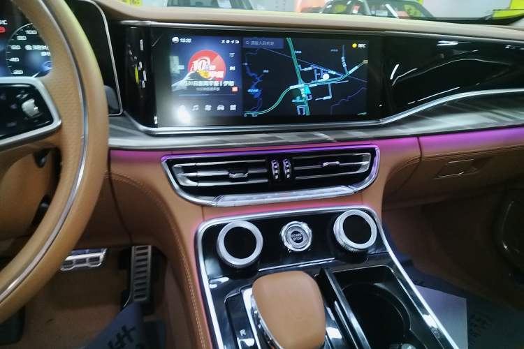 Used Hongqi H9 2020 2.0T Smart Connect Flagship Edition Audio And AC Panel