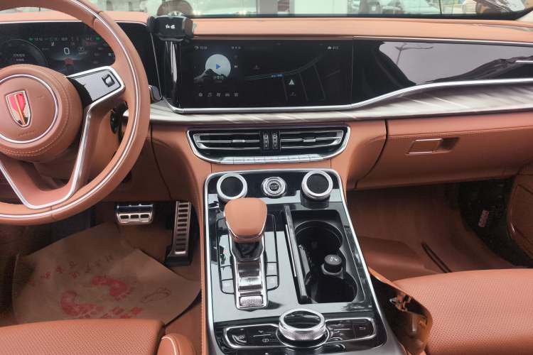 Used Hongqi H9 2020 2.0T Smart Connect Flagship Edition Audio And AC Panel