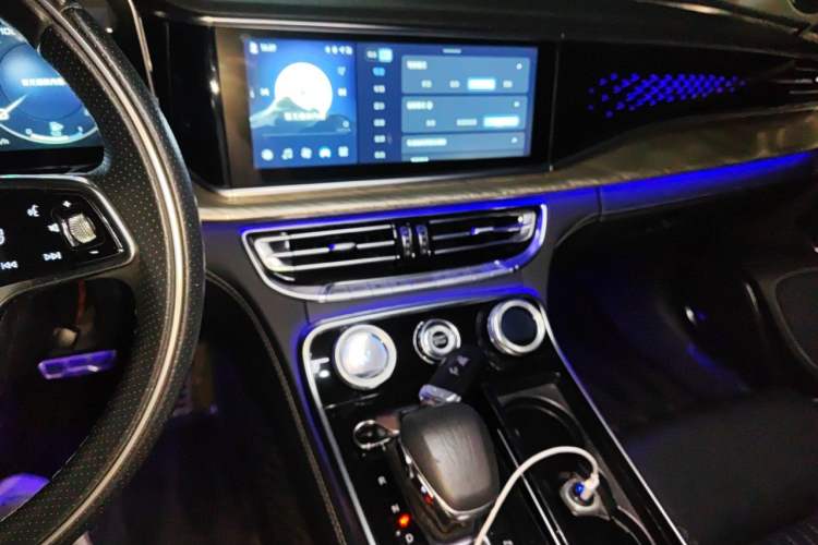 Used Hongqi H9 2020 2.0T Smart Connect Flagship Edition Audio And AC Panel
