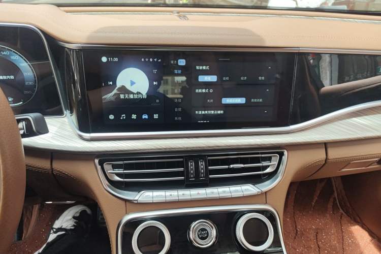 Used Hongqi H9 2020 Revised Version 2.0T Smart Connect Flagship Edition Audio And AC Panel