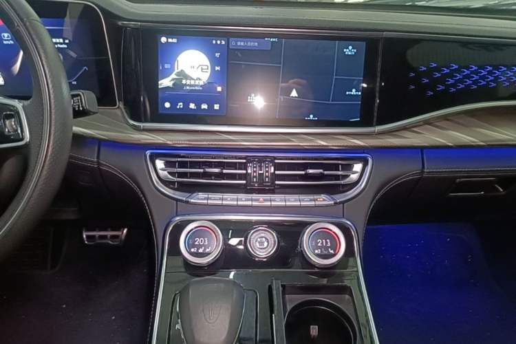 Used Hongqi H9 2020 2.0T Smart Connect Flagship Edition Audio And AC Panel