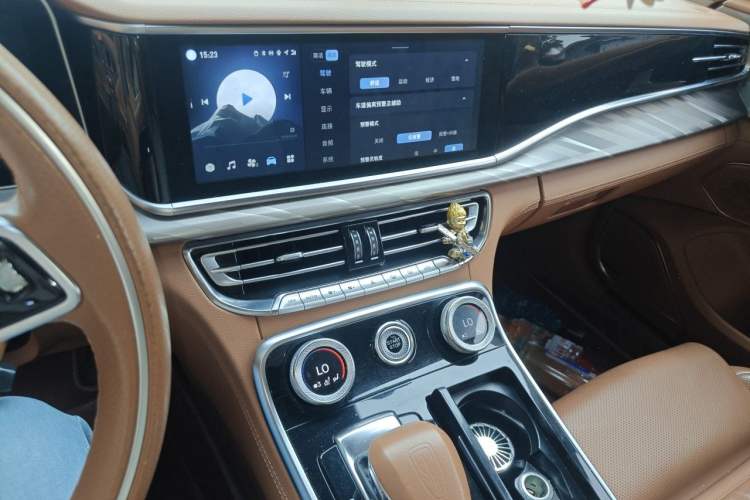 Used Hongqi H9 2020 2.0T Smart Connect Flagship Edition Audio And AC Panel