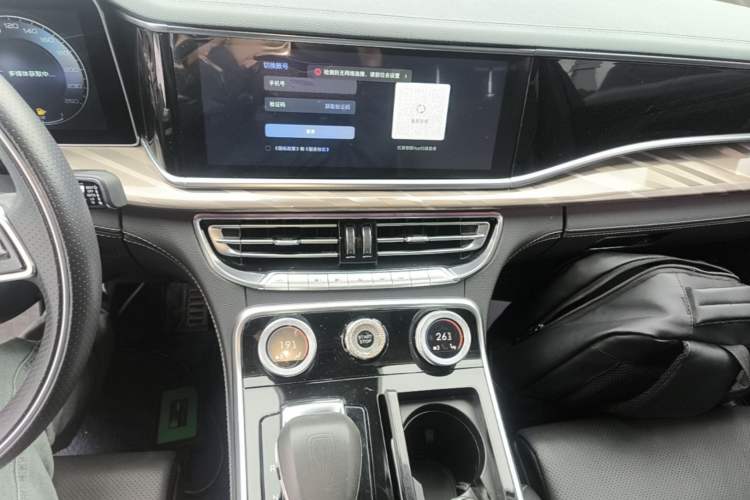 Used Hongqi H9 2020 2.0T Smart Connect Flagship Edition Audio And AC Panel