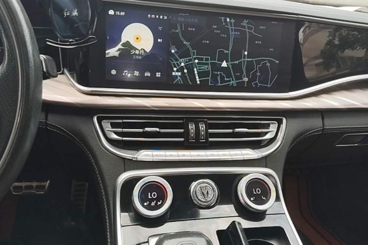 Used Hongqi H9 2020 2.0T Smart Connect Flagship Edition Audio And AC Panel