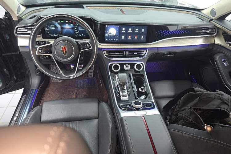 Used Hongqi H9 2020 3.0T Smart Connect Flagship Four-Seat Version Center Console