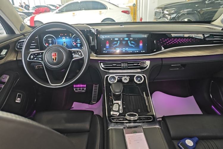 Used Hongqi H9 2020 3.0T Smart Connect Flagship Four-Seat Version Center Console