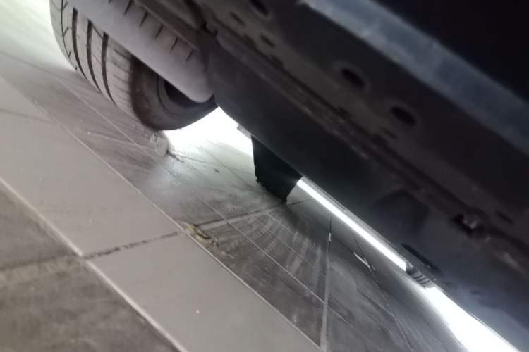 Used Hongqi H9 2020 3.0T Smart Connect Flagship Four-Seat Version Chassis Front Right