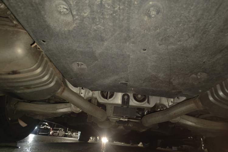 Used Hongqi H9 2020 2.0T Smart Connect Flagship Edition Chassis Rear