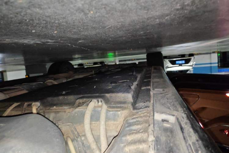 Used Hongqi H9 2020 2.0T Smart Connect Flagship Edition Chassis Rear Left
