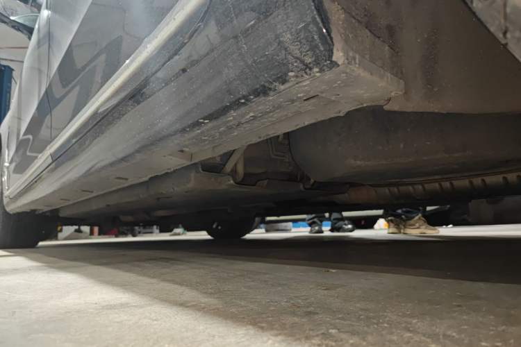 Used Hongqi H9 2020 3.0T Smart Connect Flagship Edition Chassis Rear Left