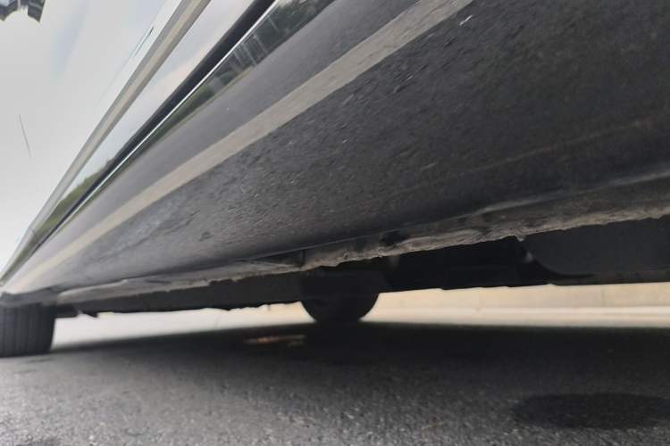 Used Hongqi H9 2020 2.0T Smart Connect Flagship Edition Chassis Rear Left