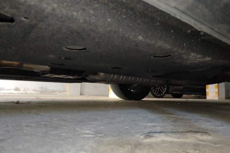 Used Hongqi H9 2020 2.0T Smart Connect Flagship Edition Chassis Rear Left