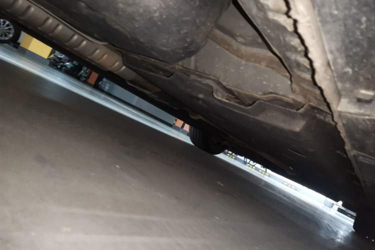 Used Hongqi H9 2020 2.0T Smart Connect Flagship Edition Chassis Rear Right