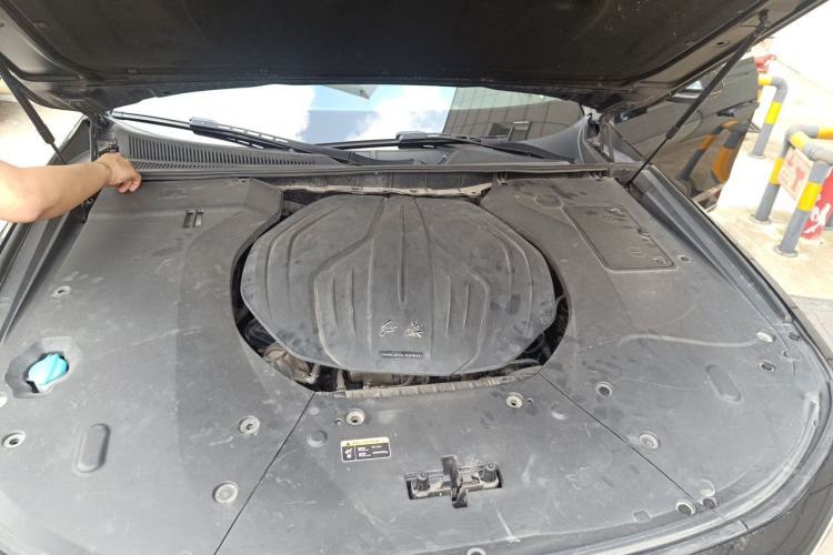 Used Hongqi H9 2020 2.0T Smart Connect Flagship Edition Engine Bay