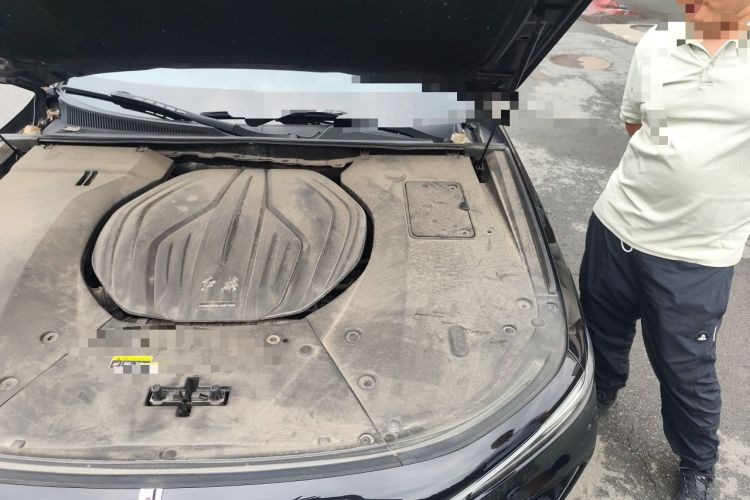 Used Hongqi H9 2020 2.0T Smart Connect Flagship Edition Engine Bay Left