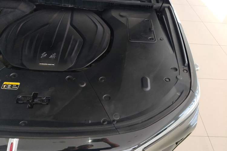 Used Hongqi H9 2020 2.0T Smart Connect Flagship Edition Engine Bay Left