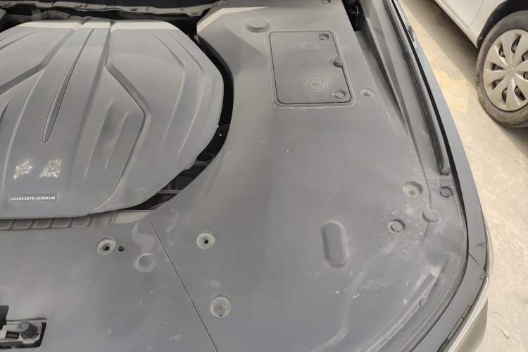 Used Hongqi H9 2020 2.0T Smart Connect Flagship Edition Engine Bay Left