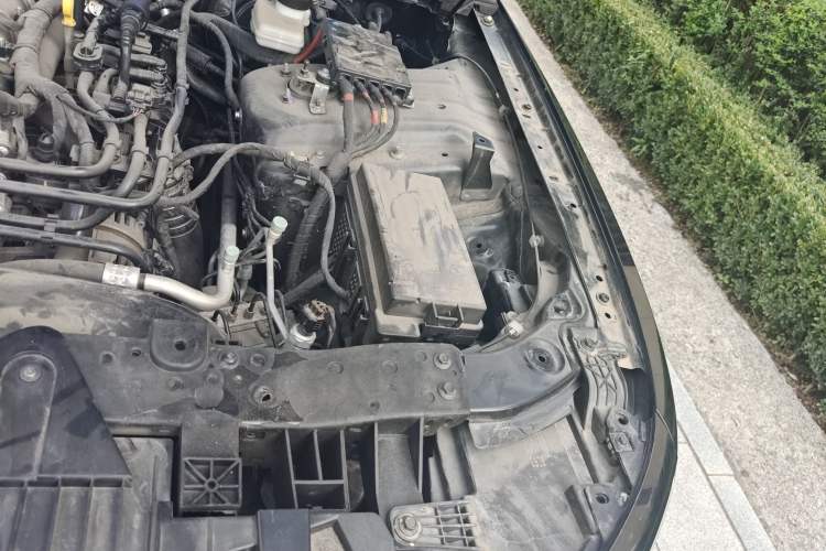Used Hongqi H9 2020 2.0T Smart Connect Flagship Edition Engine Bay Left