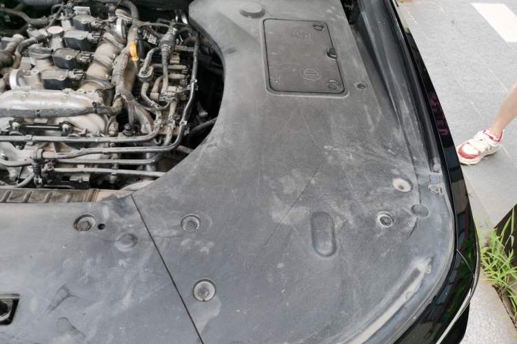 Used Hongqi H9 2020 2.0T Smart Connect Flagship Edition Engine Bay Left