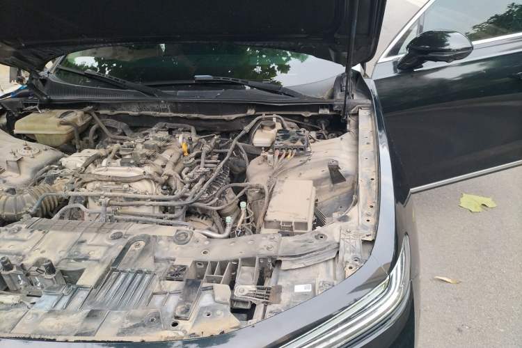 Used Hongqi H9 2020 2.0T Smart Connect Flagship Edition Engine Bay Left