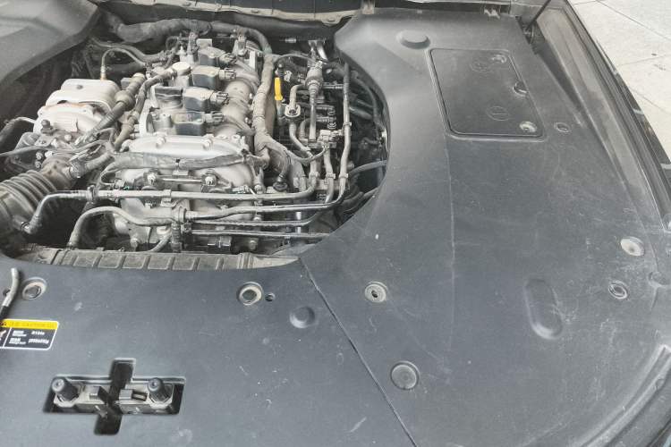 Used Hongqi H9 2020 2.0T Smart Connect Flagship Edition Engine Bay Left