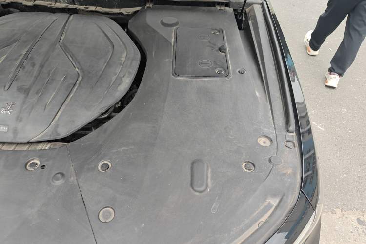 Used Hongqi H9 2020 2.0T Smart Connect Flagship Edition Engine Bay Left