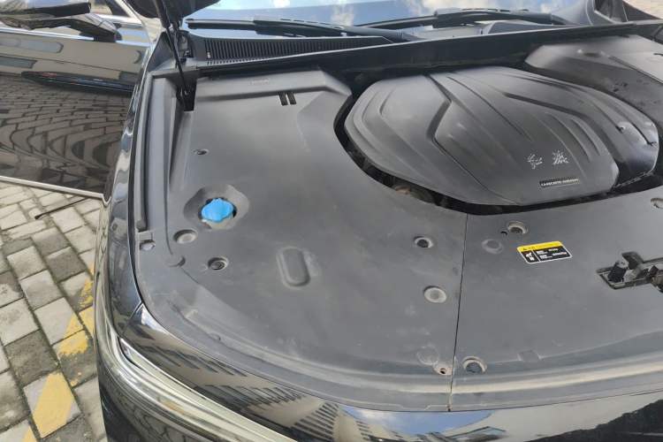 Used Hongqi H9 2020 2.0T Smart Connect Flagship Edition Engine Bay Right