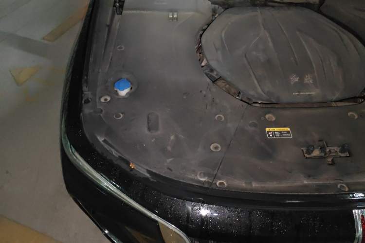 Used Hongqi H9 2020 2.0T Smart Connect Flagship Edition Engine Bay Right