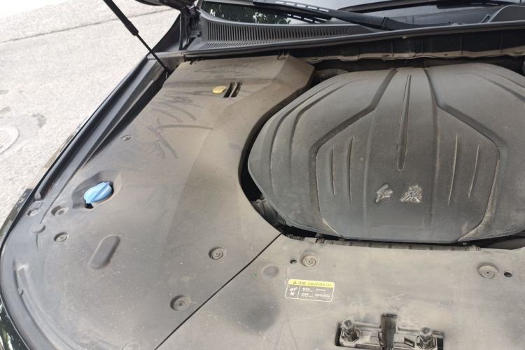 Used Hongqi H9 2020 2.0T Smart Connect Flagship Edition Engine Bay Right