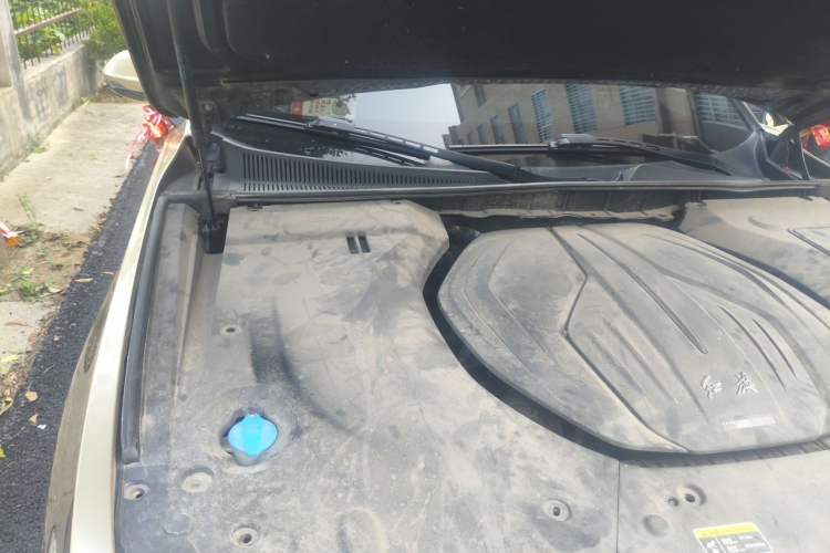 Used Hongqi H9 2020 2.0T Smart Connect Flagship Edition Engine Bay Right