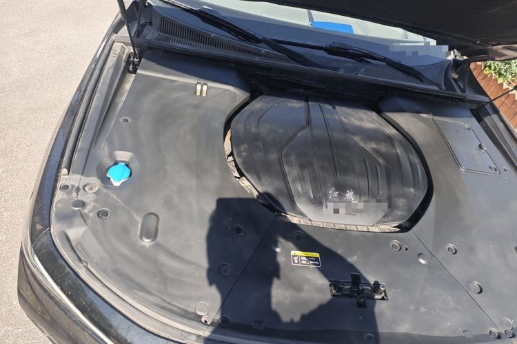 Used Hongqi H9 2020 2.0T Smart Connect Flagship Edition Engine Bay Right