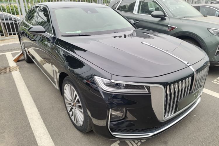 Used Hongqi H9 2020 2.0T Smart Connect Flagship Edition Front Right 45 Deg