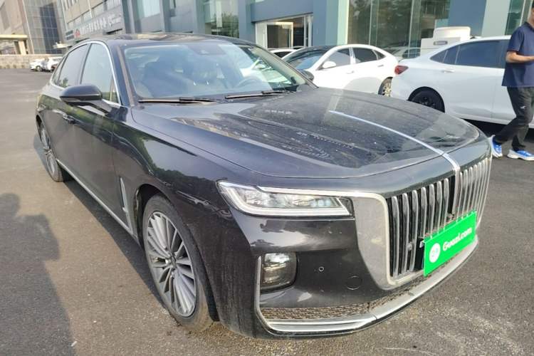 Used Hongqi H9 2020 2.0T Smart Connect Flagship Edition Front Right 45 Deg