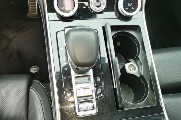 Used Hongqi H9 2020 2.0T Smart Connect Flagship Edition Gear Lever