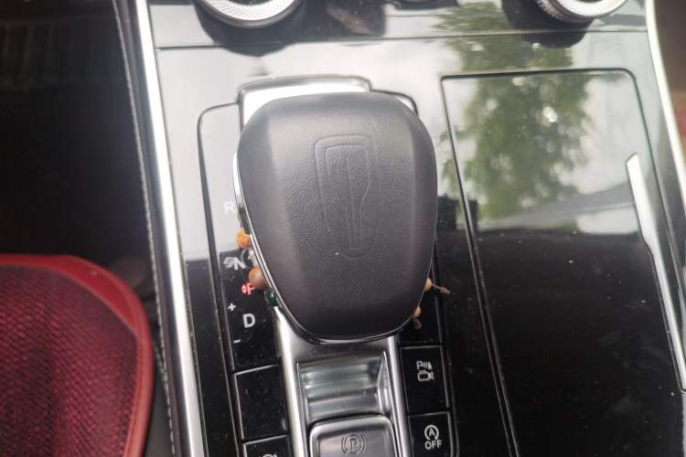 Used Hongqi H9 2020 2.0T Smart Connect Flagship Edition Gear Lever
