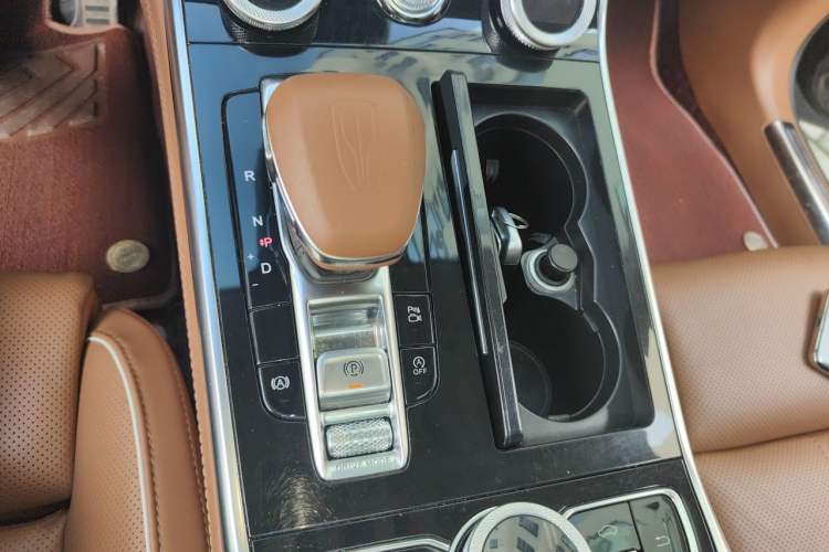Used Hongqi H9 2020 2.0T Smart Connect Flagship Edition Gear Lever