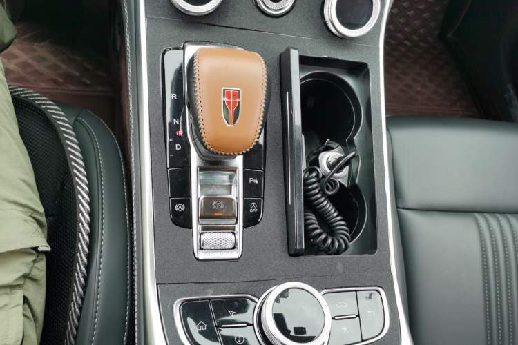 Used Hongqi H9 2020 2.0T Smart Connect Flagship Edition Gear Lever