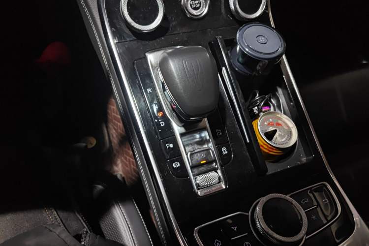 Used Hongqi H9 2020 3.0T Smart Connect Flagship Edition Gear Lever